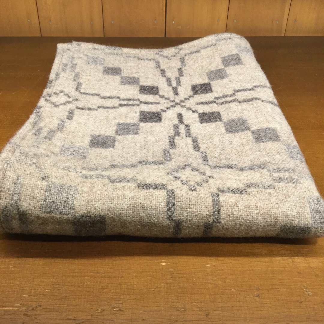 青山】ウールダブルクロススロー｜スタッフのおすすめ｜ 無印良品