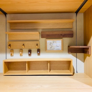 下北沢】壁に掛けられる家具｜ 無印良品