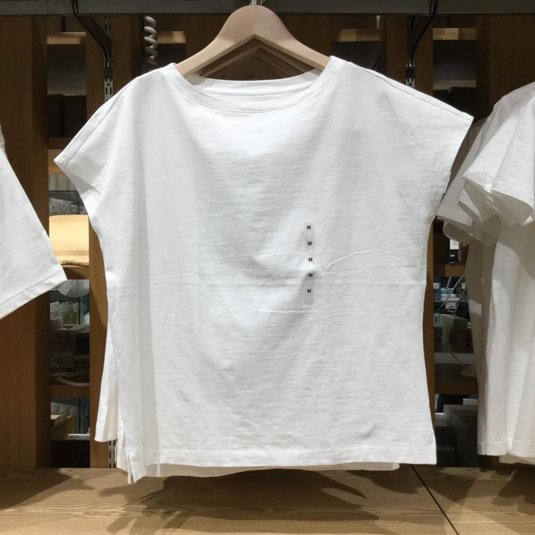 イオンモール水戸内原 スタッフのおすすめｔシャツ 無印良品