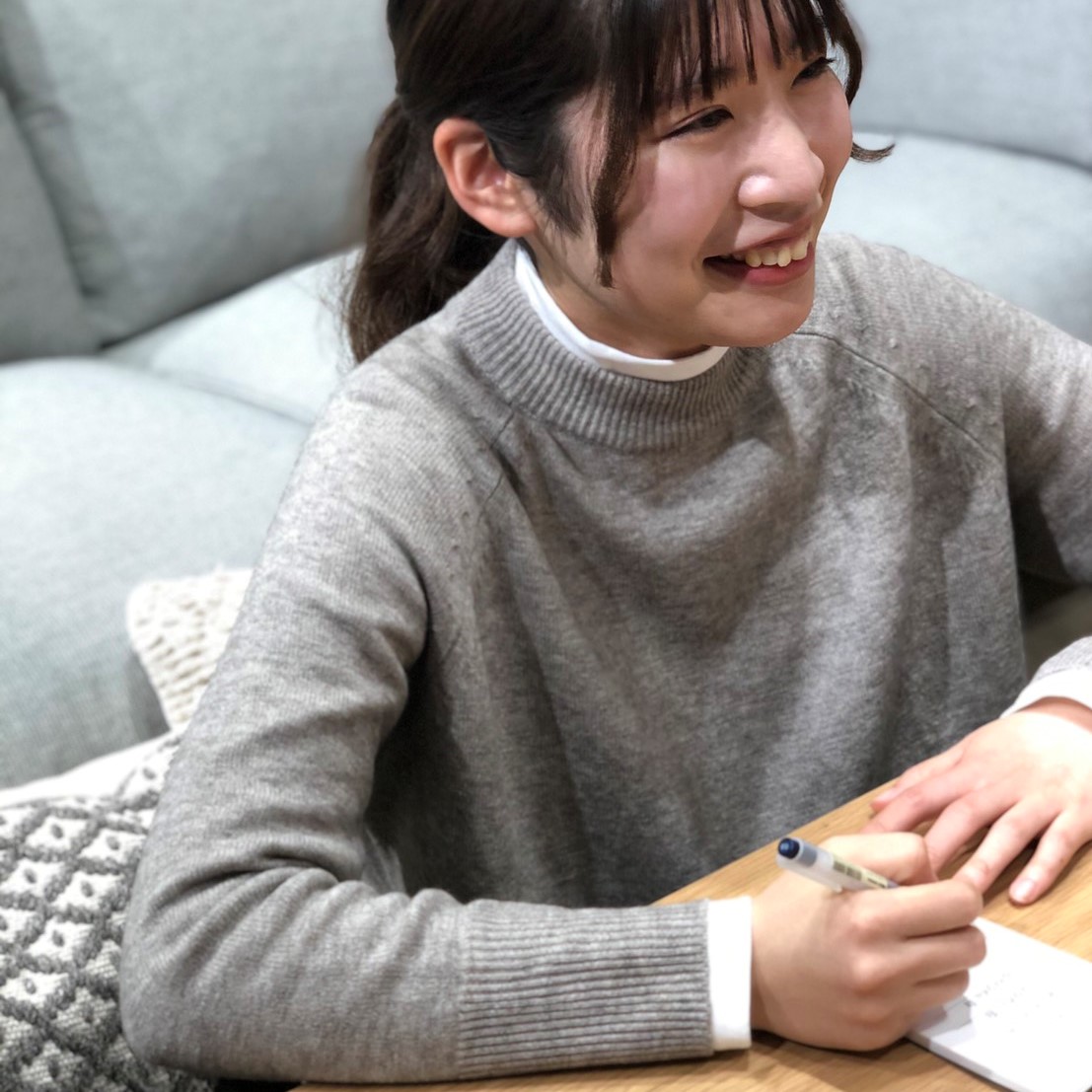 1223 婦人 水を弾くフードダウンジャケット | スタイリング事例