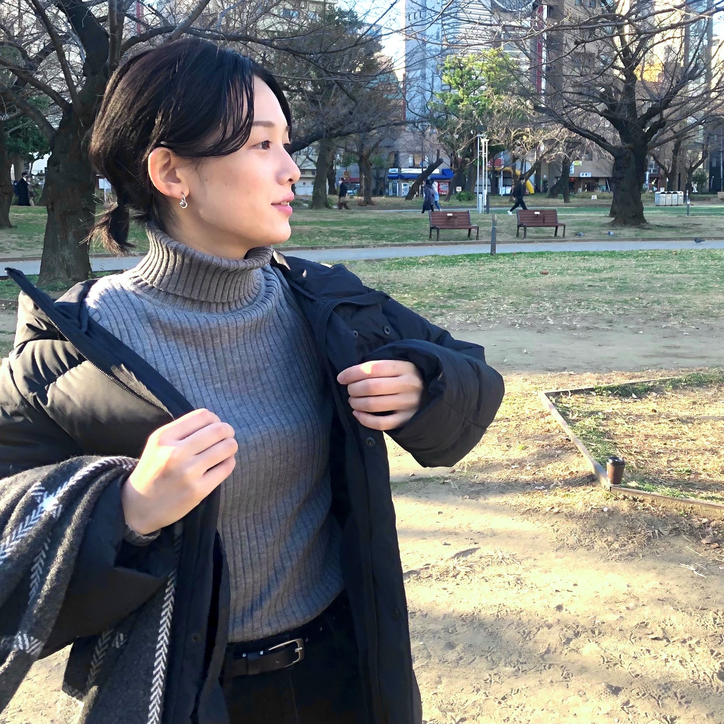 0127 婦人 水を弾くダウンジャケット | スタイリング事例集