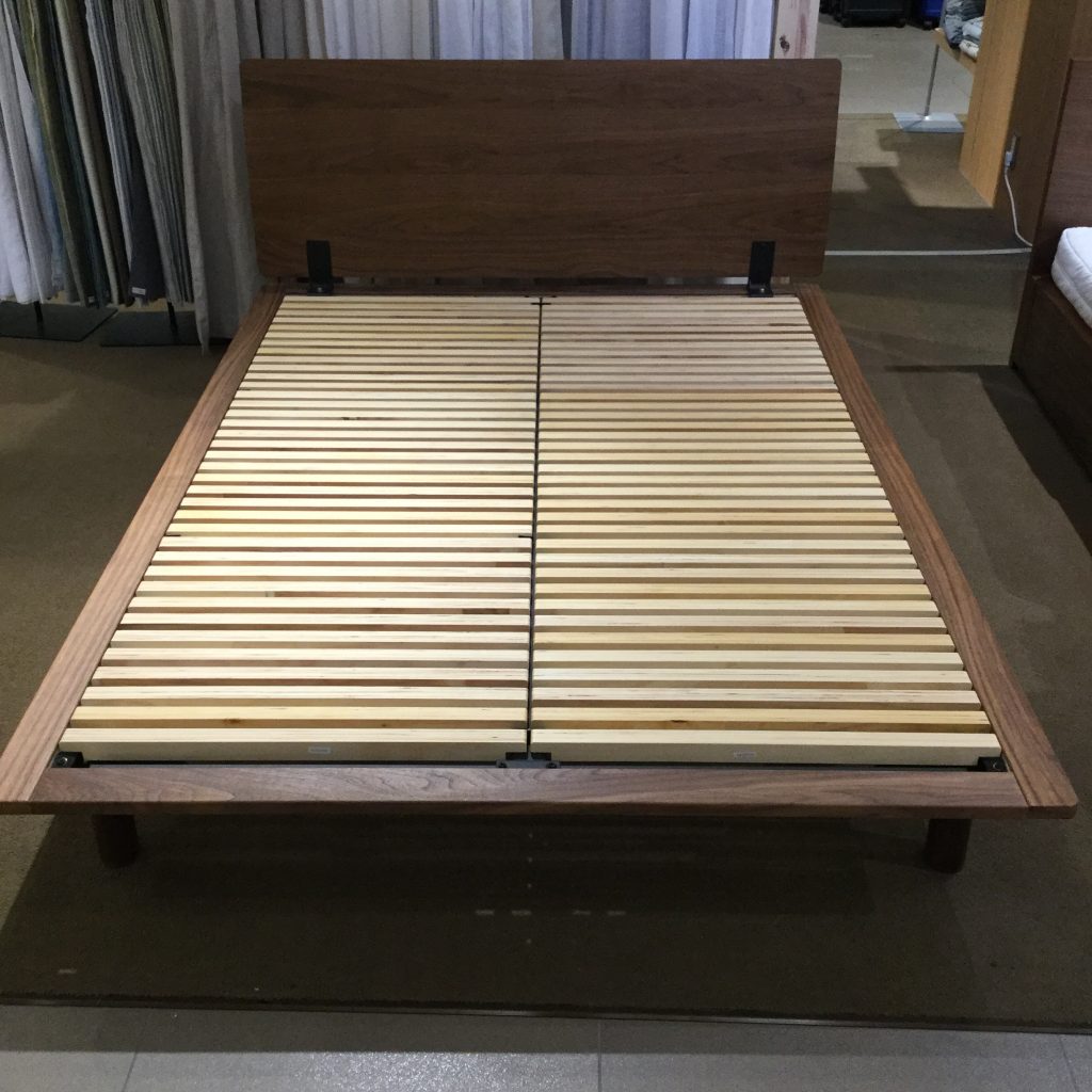 無印良品】 木製ベッドフレーム セミダブル ウォールナット材 